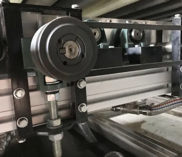 1600 mm vysokoúčinná plne automatická horizontálna umývačka a sušička skla