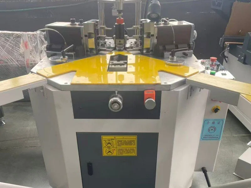 Hydraulic Single Head Corner Crimping Machine Lmd